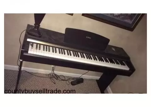 YAMAHA Electric Keyboard