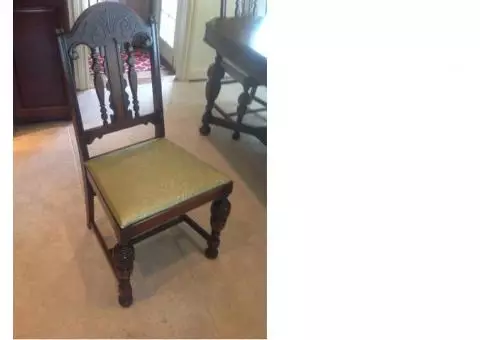 7 piece table and chairs